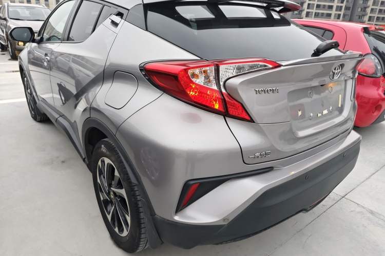 Used Toyota IZOA 2018 2.0L Yichi Edition China V Standard