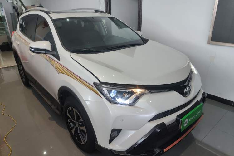 Used Toyota RAV4 2019 2.0L CVT Two-Wheel Drive Pioneer Edition China V Standard