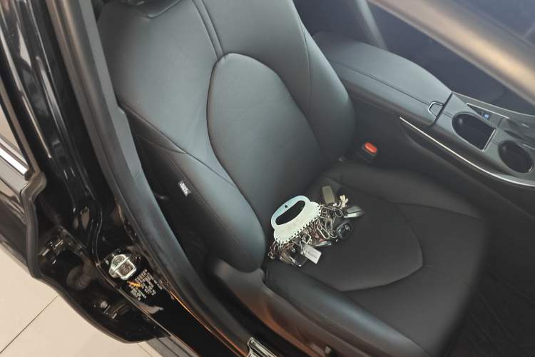 Used Toyota Avalon 2019 2.0L Ambition Edition China VI
