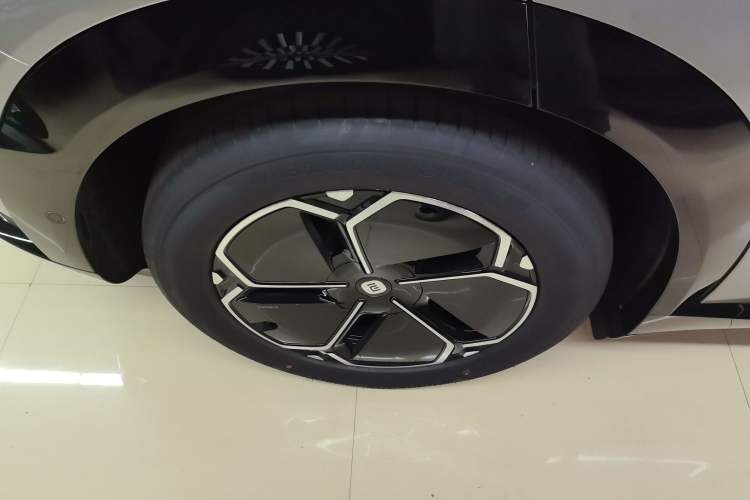 Used  YU7 2025 Ultra-Long Range Rear-Wheel Drive Version
