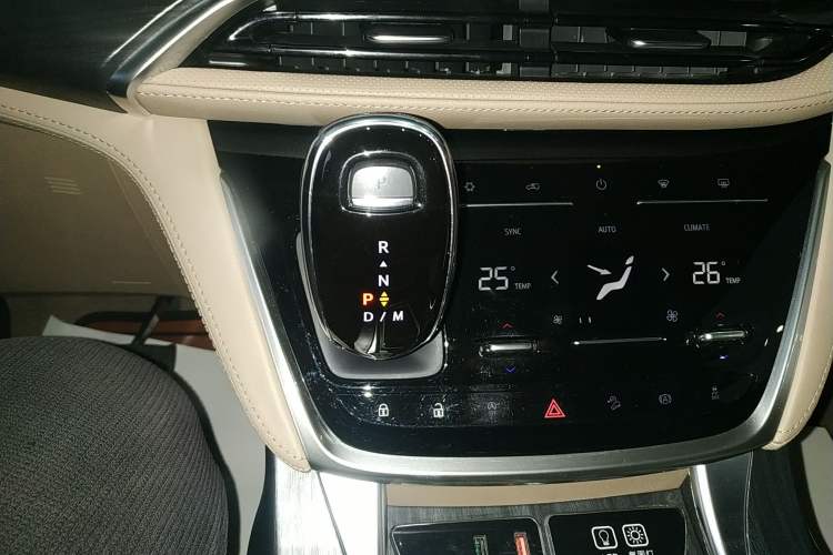 Used Buick GL8 2020 ES Land Cruiser 653T Luxury Model