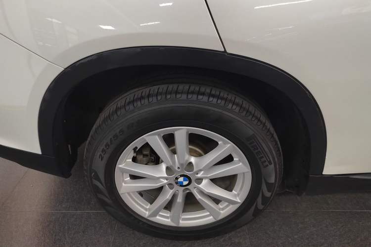 Used BMW X5 2015 xDrive28i
