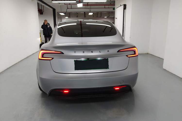 Used Tesla Model 3 2023 Long-Range All-Wheel-Drive Version
