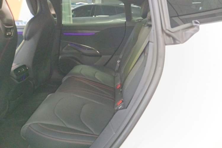 Used  SU7 2024 Four-Wheel Drive Ultra-Long Range Advanced Intelligent Driving Max Edition