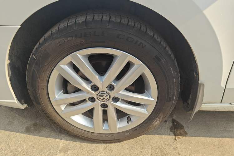 Used Volkswagen Jetta 2019 Dream Edition 1.4L Manual Fashion Version
