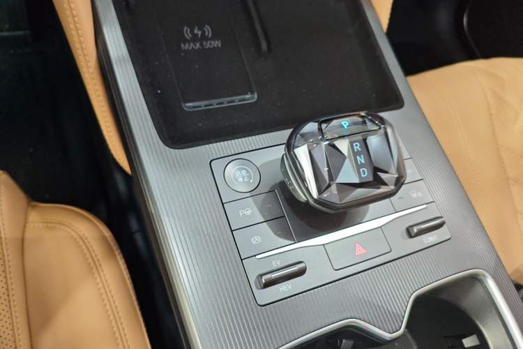 Used BYD Song L DM-i 2025 Intelligent Driving Version 160 km Beyond-Range Type
