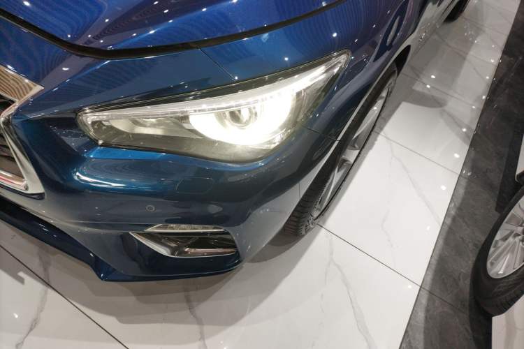 Used Infiniti Q50L 2018 2.0T Enjoyment Version China V Standard
