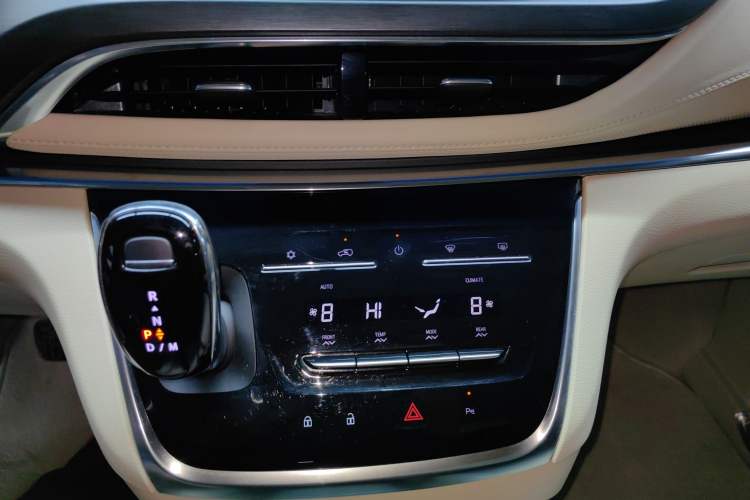 Used Buick GL8 2023 Land Executive Class 652T Luxury Model
