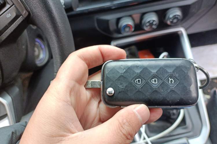 Used Wuling Alvez 2022 1.5L Manual Free-Style Model
