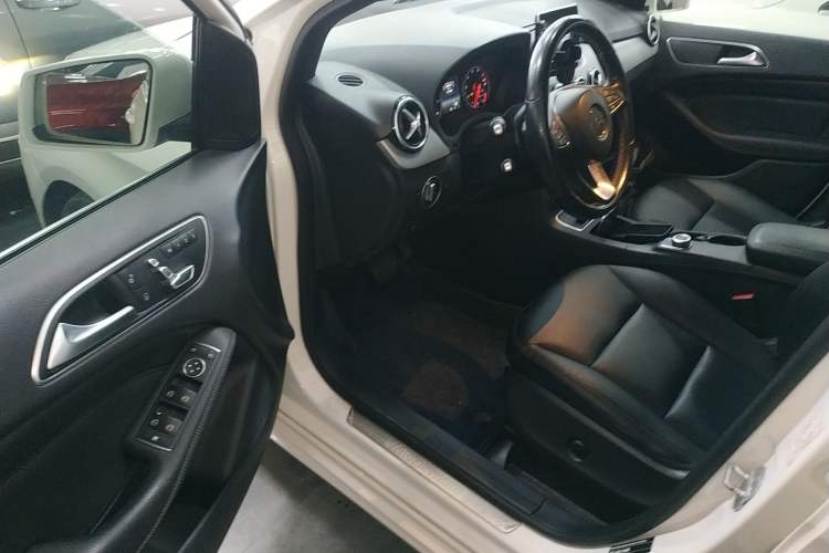 Used Mercedes-Benz B-Class 2015 B 200 Fashion Model