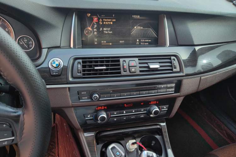 Used BMW 5 Series 2014 525Li Luxury Design Package
