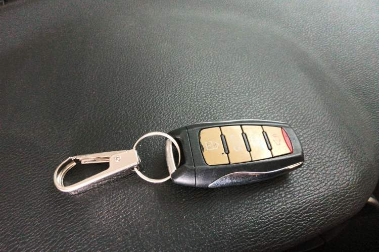 Used Haval H8 2015 2.0T Two-Wheel-Drive Luxury Version