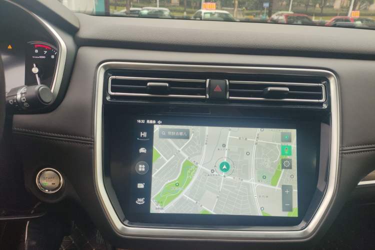 Used Roewe RX8 2018 30T Smart Connectivity Two-Wheel Drive Flagship Edition
