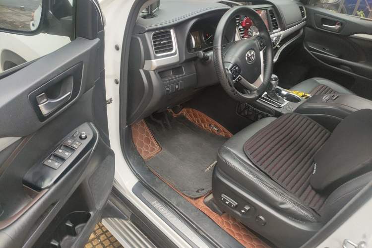 Used Toyota Highlander 2015 2.0T Four-Wheel Drive Luxury Edition 7-Seater
