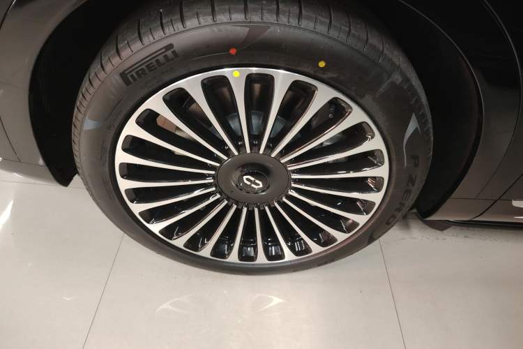 Used Hima AITO M9 2025 All-Electric Ultra Version 100 kWh 5-Seater Model
