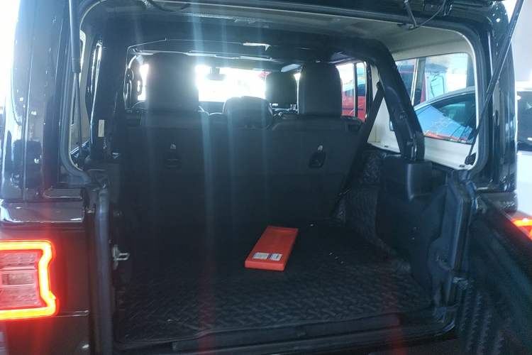 Used  Wrangler 2022 2.0T High Altitude Four-Door Edition