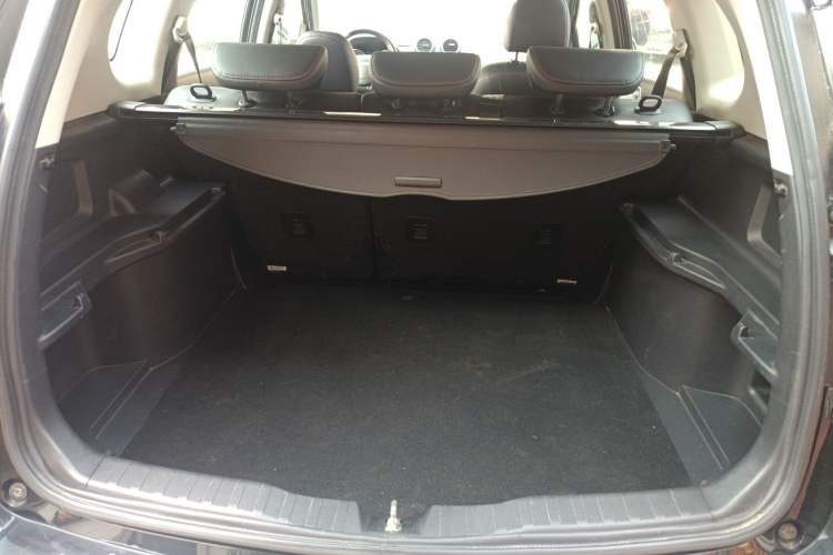 Used Haval H6 2013 Upgraded Model 2.4L Automatic Two-Wheel Drive Elite Version
