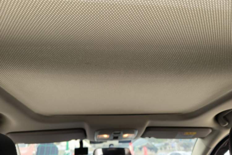 Used Suzuki S-Cross 2015 1.6L CVT Two-Wheel Drive Elite Version