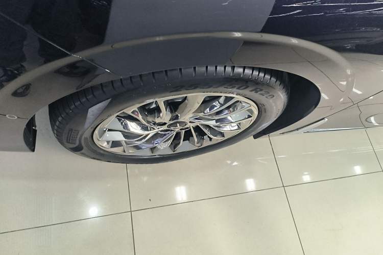 Used VOYAH Dream 2024 PHEV Ultra-Long Range Flagship Edition
