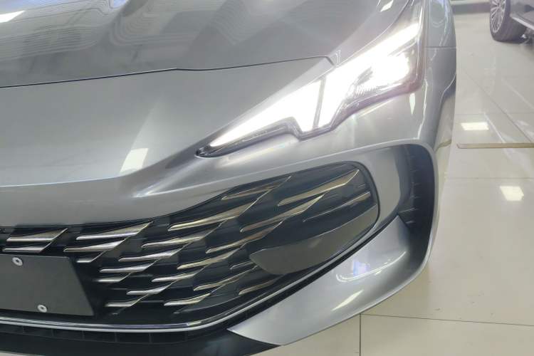 Used MG 7 2023 2.0T Automatic Hunter Luxury Edition
