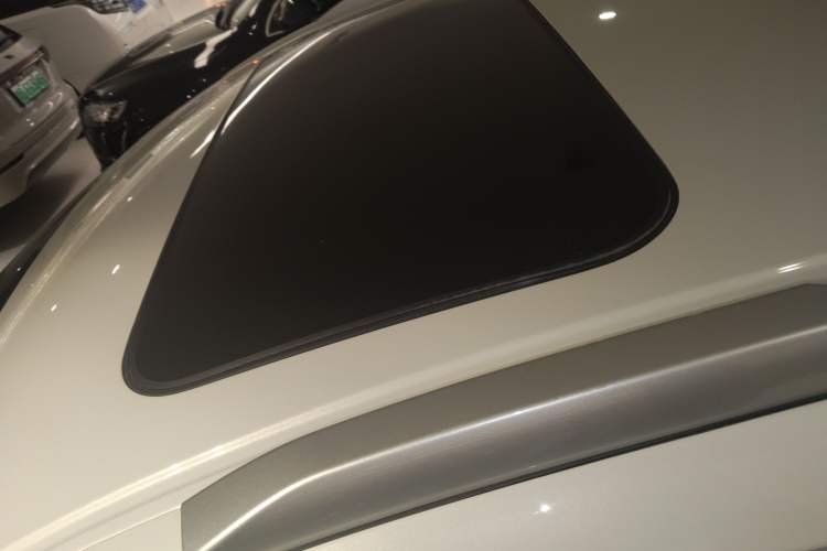 Used Infiniti QX60 2014 2.5 S/C Hybrid All-Wheel-Drive Versatile Edition
