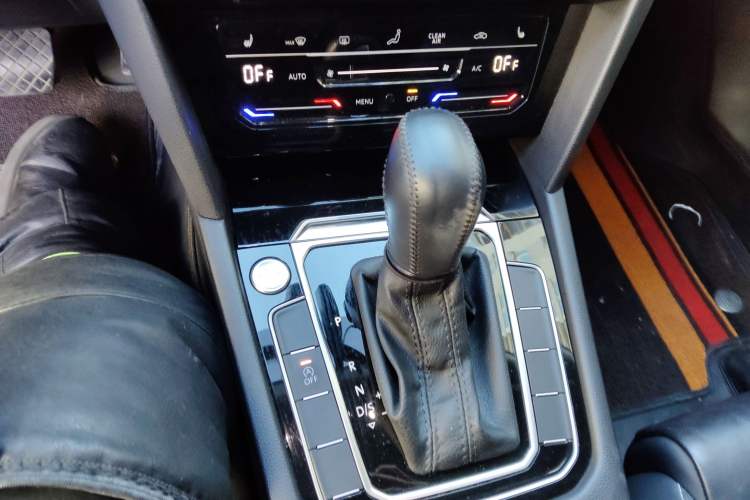 Used Volkswagen Magotan 2020 330TSI DSG Leading Model
