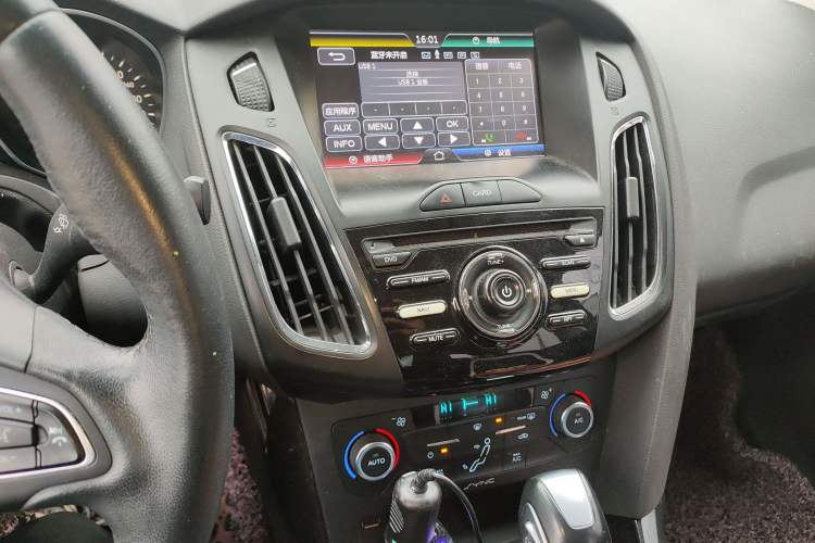 Used Ford Focus 2015 Sedan EcoBoost 125 Automatic Supreme Style Edition
