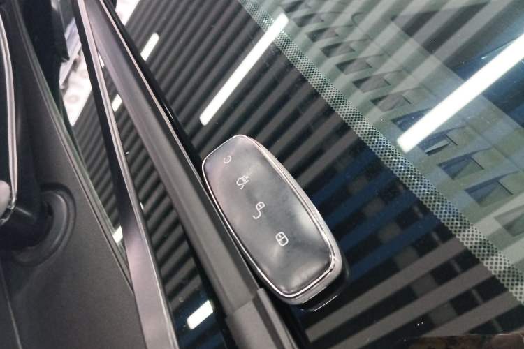 Used Denza D9 2022 DM-i 970 Four-Wheel Drive Flagship Model