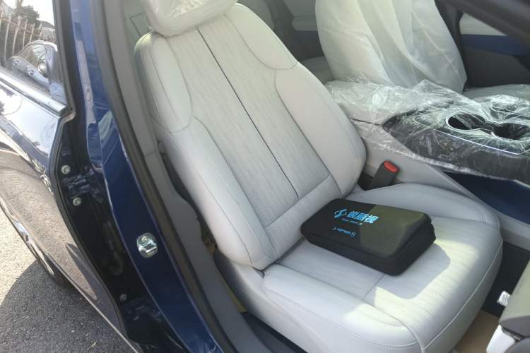 Used Cadillac OPTIQ 2024 Standard Range Version
