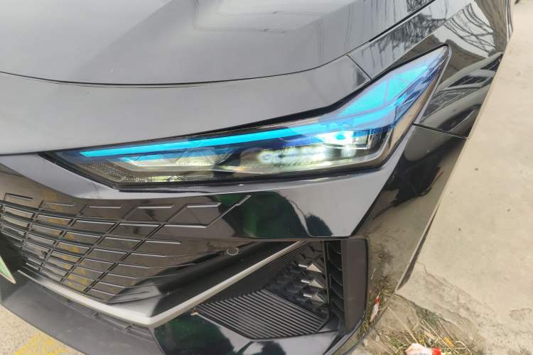 Used Changan UNI-V iDD 2023 ZhiDian iDD 1.5T 113km ZhiKu Model