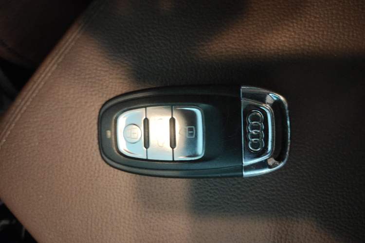 Used Audi A6L 2014 30 FSI Comfort Model
