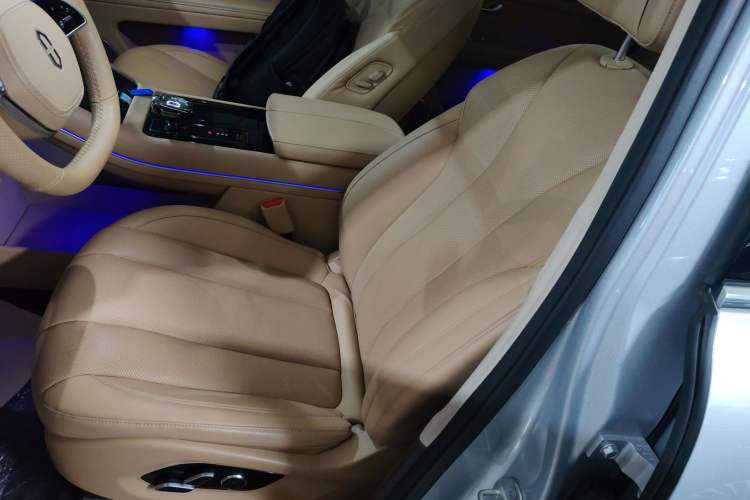 Used Hima AITO M7 2024 1.5T Intelligent Driving 4WD Max Edition 5 Seats
