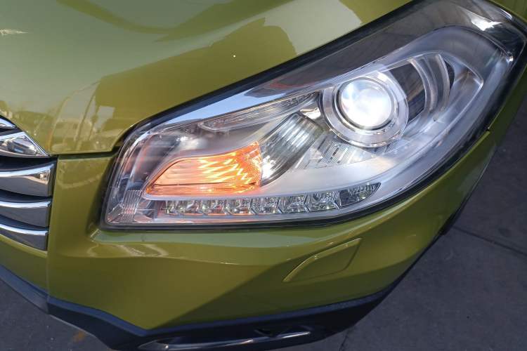 Used Suzuki S-Cross 2014 1.6L CVT Two-Wheel Drive Elite Version
