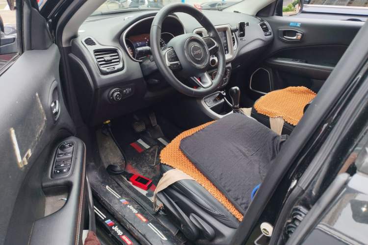 Used  Compass 2017 200T Automatic Family Edition
