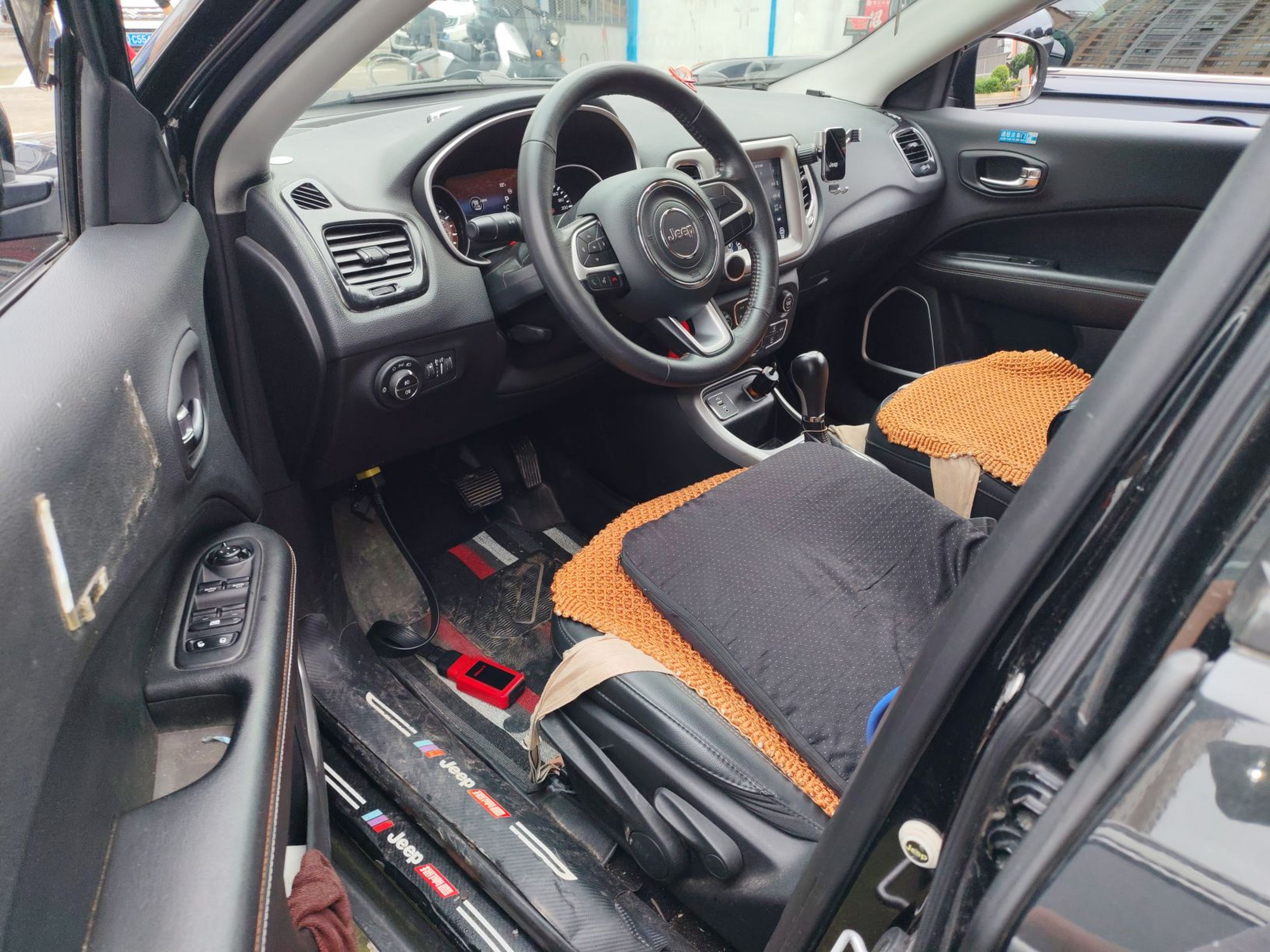 Переднее сиденье в автомобиле