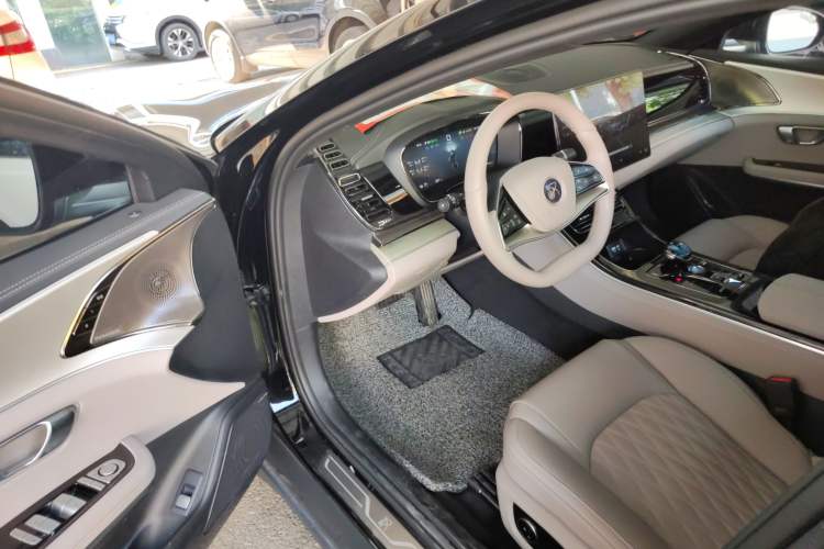 Used BYD Han 2025 EV Intelligent Driving Edition 605KM Prestige Model
