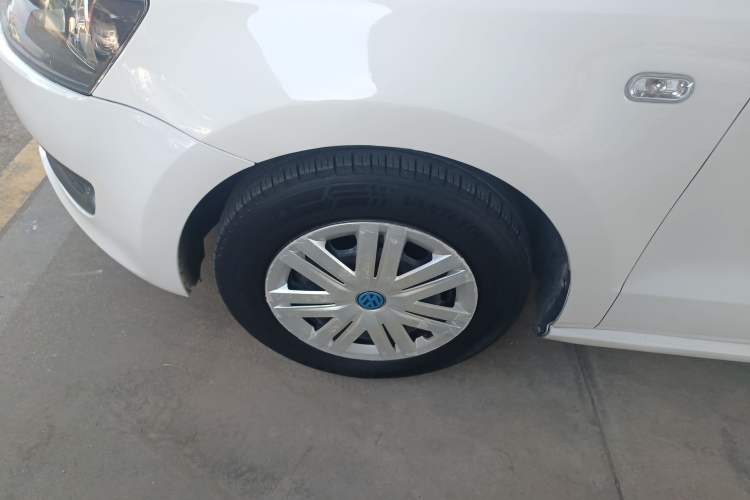 Used Volkswagen Polo 2013 1.4L Manual Fashion Edition