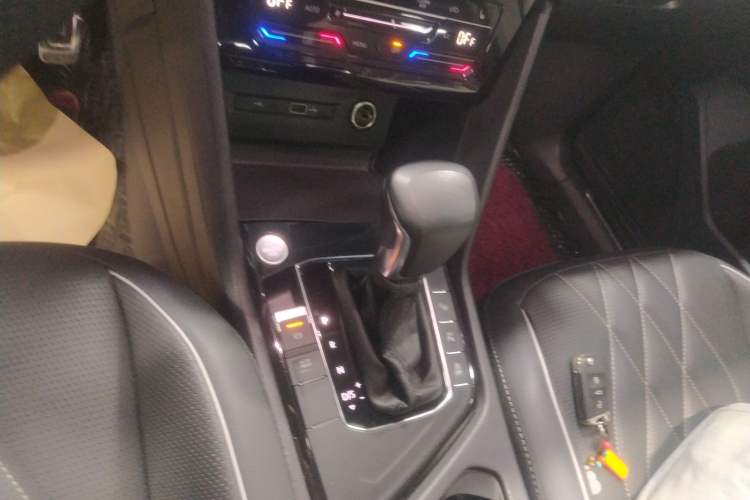 Used Volkswagen Tiguan L 2022 330TSI Automatic Two-Wheel Drive R-Line Enhanced Edition
