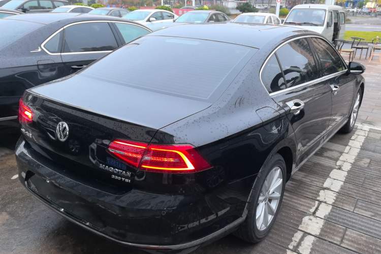 Used Volkswagen Magotan 2018 330TSI DSG Advanced Model
