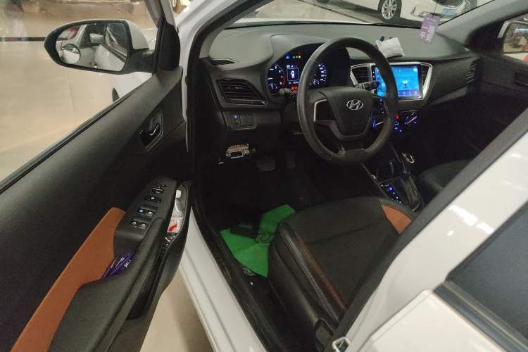 Used Hyundai Verna RV 2017 1.4L Automatic Sport Version National Emission Standard V
