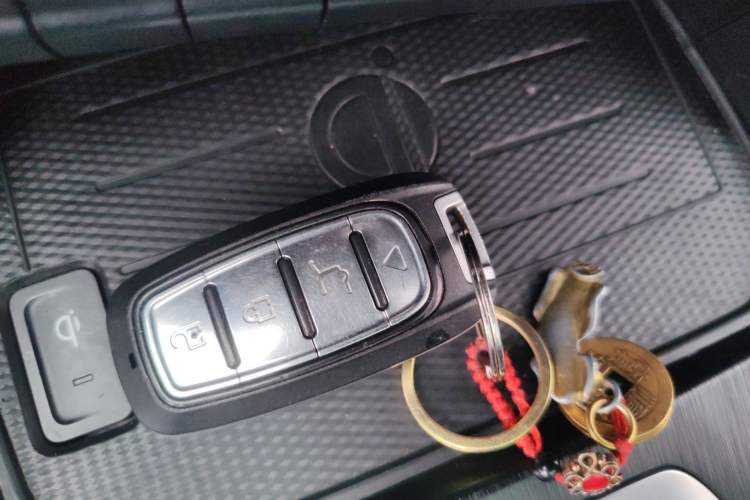 Used Wey VV6 2018 2.0T Two-Wheel-Drive Ultra-Luxury Version China V Standard