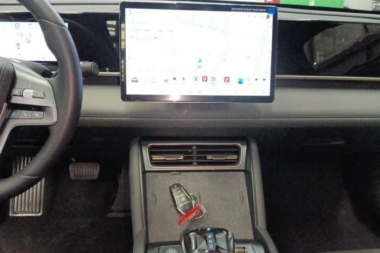 Used BYD Qin L 2025 DM-i Smart Drive 120KM Superior Model
