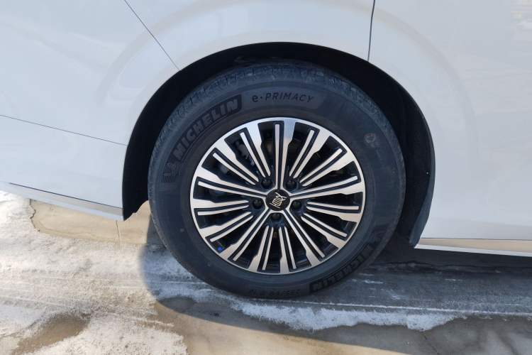 Used BYD Xia 2025 DM-i 1.5T 180km Beyond Edition
