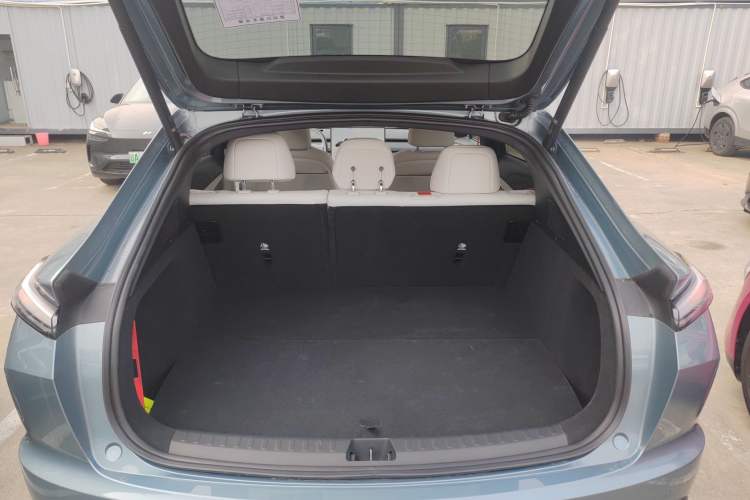 Used ONVO L60 2024 60 kWh All-Wheel Drive