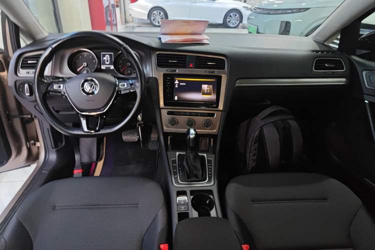 Used Volkswagen Golf 2015 1.4TSI Automatic Comfort Model
