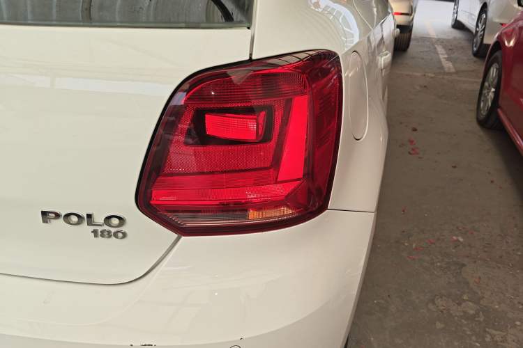 Used Volkswagen Polo 2016 1.6L Automatic Comfort Model
