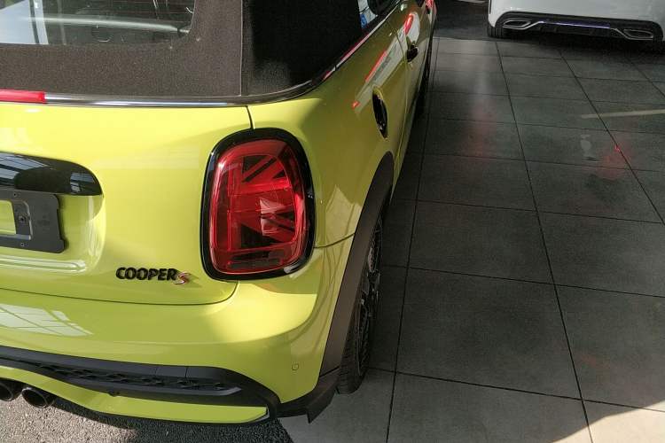 Used  MINI 2023 Revised 2.0T COOPER S CABRIO Artist
