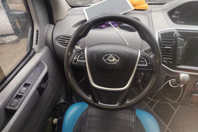 Used SAIC MAXUS Xintu V80 2019 2.5T Classic Edition 6-Speed Manual – Aoyuntong Short Wheelbase Mid-Height Design 5/6 Seats