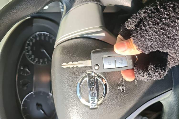 Used Nissan Tiida 2016 1.6L CVT Cool Dynamic Edition
