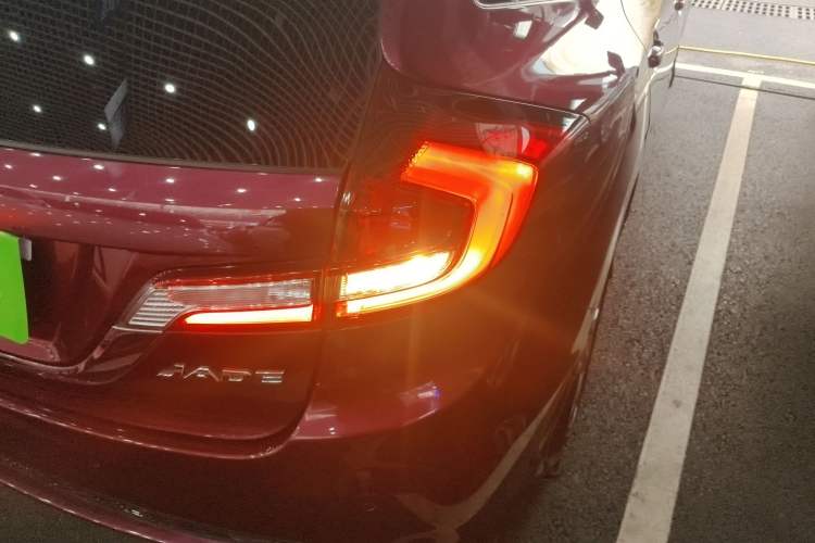 Used Honda Jade 2017 1.8L automatic Comfort version 5 seats